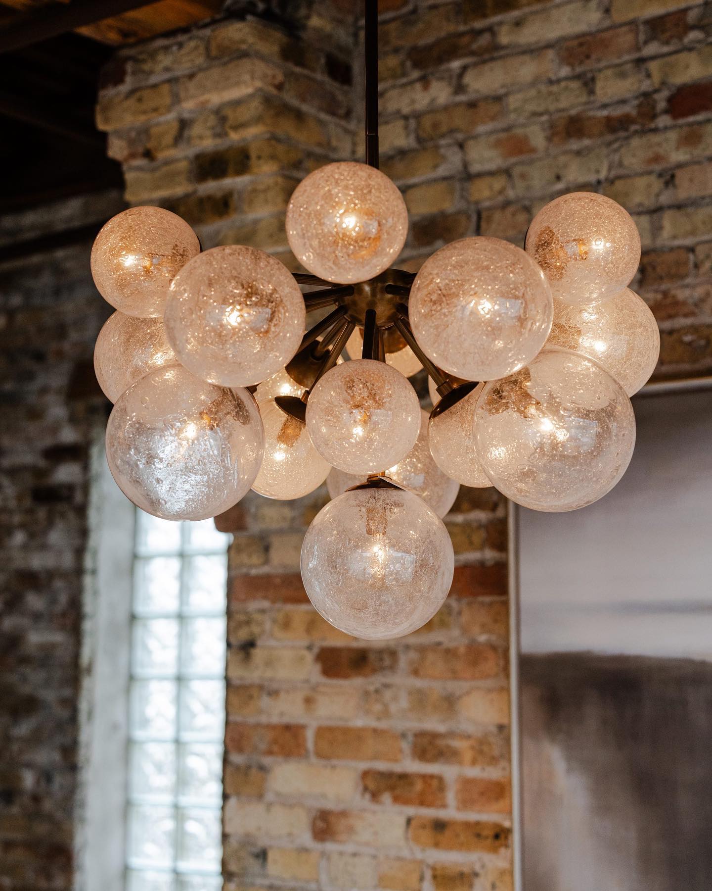 Mandoza Chandelier 19/37 Light