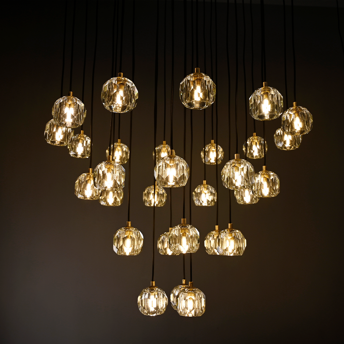 Bille De Crystal Round Cluster Chandelier 30"